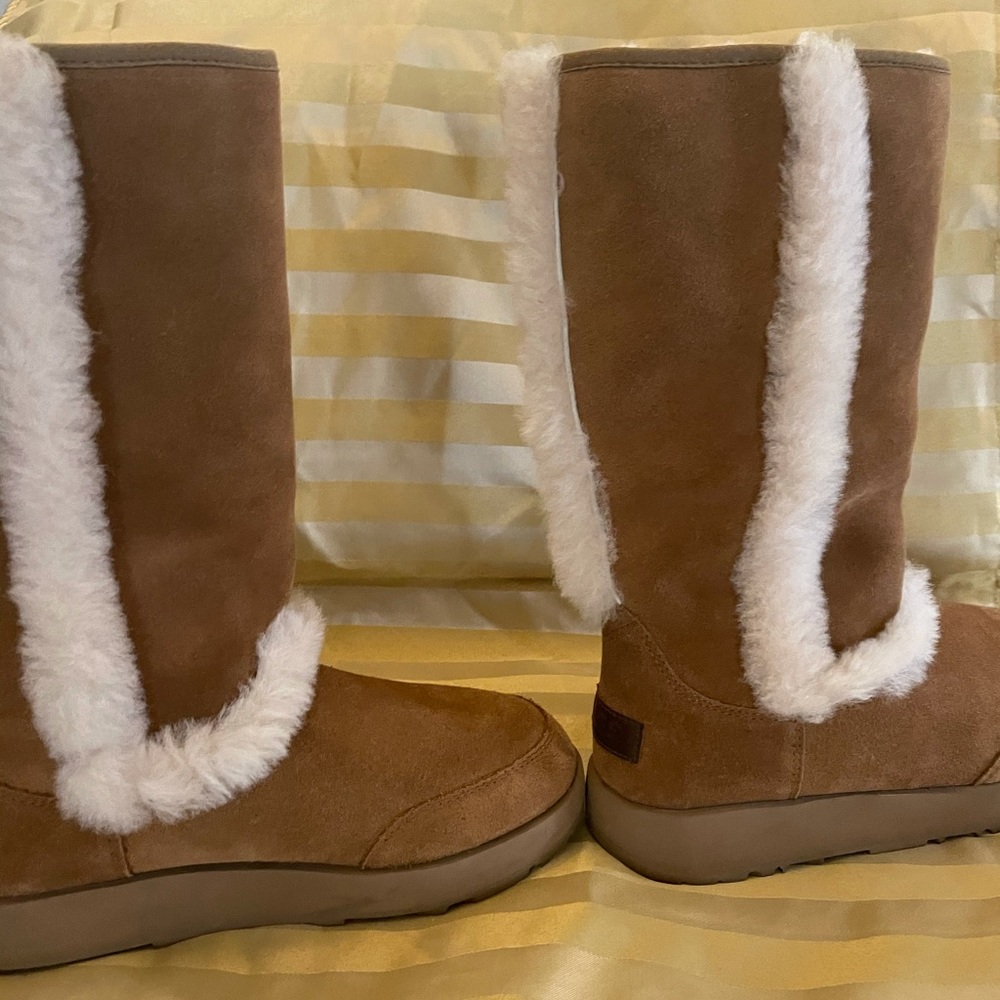 UGG BOOTS SIZE 7